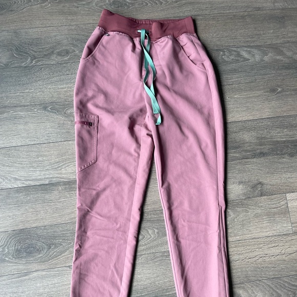 Figs Mineral Mauve Set XS tall - Picture 2 of 5